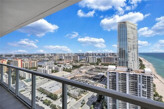 16699 Collins Ave, Unit 3904 in Sunny Isles Beach, FL - Foto de edificio - Building Photo