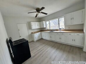 154 Glen St-Unit -3 in Somerville, MA - Building Photo - Building Photo