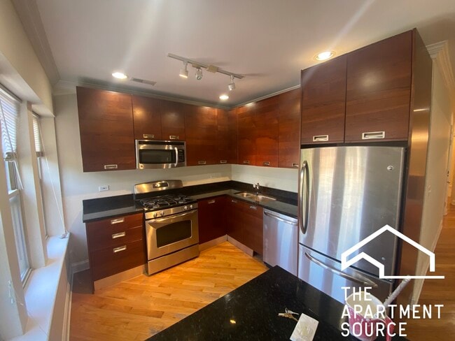 property at 6947 N Oakley Ave