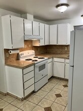 2429 NE Saratoga St in Portland, OR - Building Photo - Building Photo