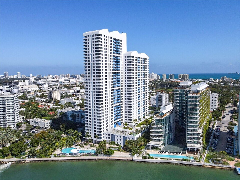 1330 West Ave, Unit 611 in Miami Beach, FL - Building Photo