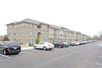 The Harbours Apartments - Phase II in Clinton Township, MI - Building Photo - Building Photo