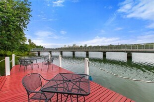 1818 S Lakeshore Blvd in Austin, TX - Building Photo