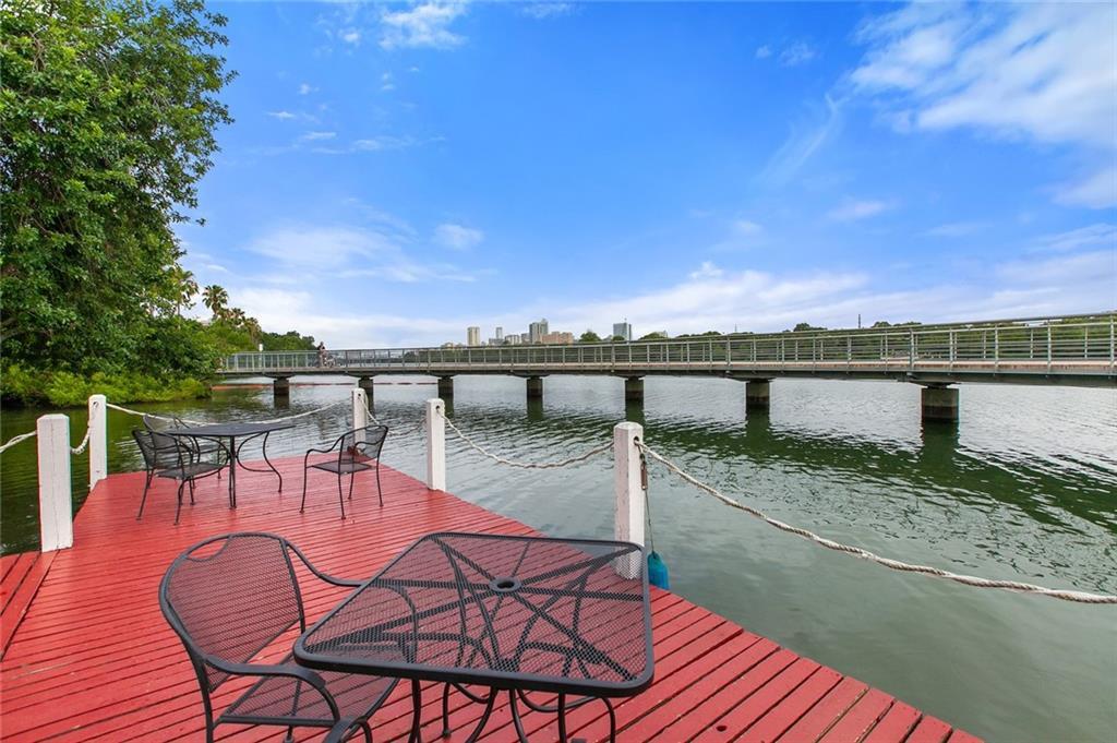 1818 S Lakeshore Blvd in Austin, TX - Building Photo