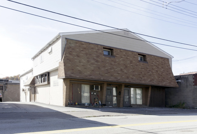 3010 Walnut St in McKeesport, PA - Building Photo - Building Photo