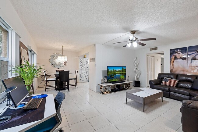 13550 SW 6th Ct in Pembroke Pines, FL - Building Photo - Building Photo