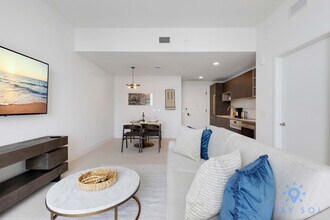 601 NE 1st Ave in Miami, FL - Building Photo - Building Photo