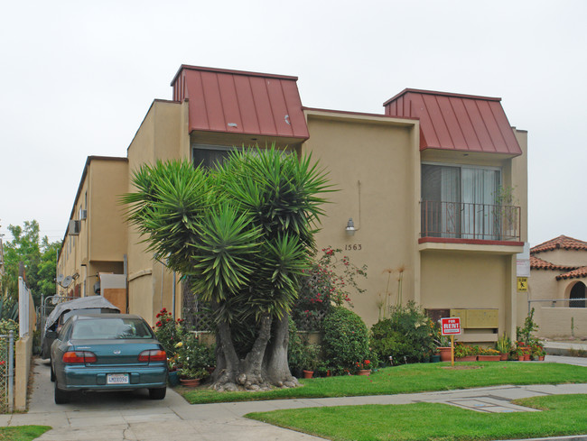 1563 S Point View St in Los Angeles, CA - Foto de edificio - Building Photo