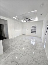 1006 N Woodson Ave, Unit 3 in Edinburg, TX - Foto de edificio - Building Photo