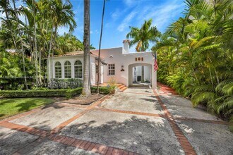 410 Majorca Ave in Coral Gables, FL - Building Photo - Building Photo