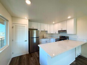 7338 Hyatt St in San Diego, CA - Building Photo - Building Photo