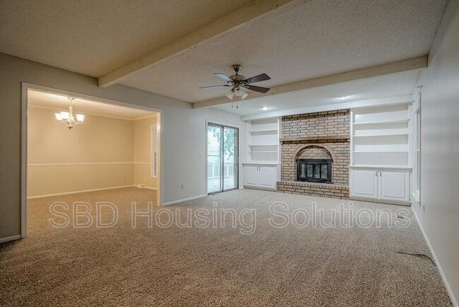 405 SE Dales Ct in Blue Springs, MO - Building Photo - Building Photo