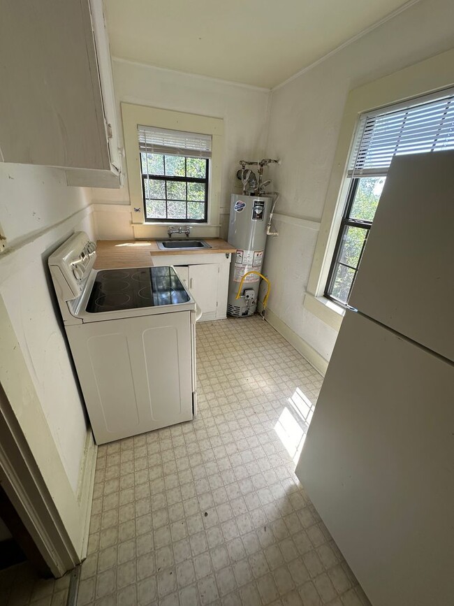 716.5 N Bronough St in Tallahassee, FL - Building Photo - Building Photo