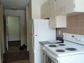 Bonnie Arms in Edmonton, AB - Building Photo - Building Photo