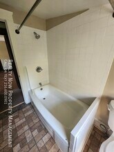 2120 Renrock Rd-Unit -Unit 3 in Cleveland Heights, OH - Building Photo - Building Photo