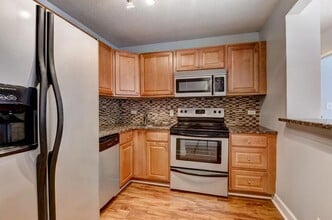 440 N Wabash Ave, Unit 407 in Chicago, IL - Building Photo - Building Photo