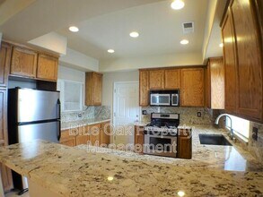 573 E Eaton Rd in Chico, CA - Building Photo - Building Photo