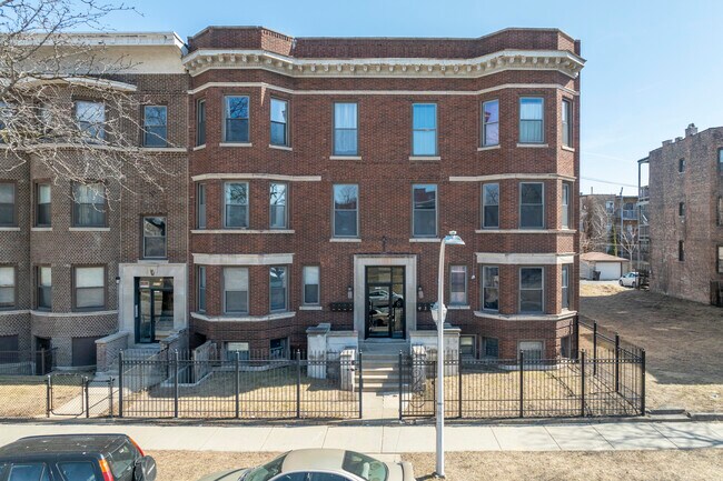 4723 S Forrestville Ave in Chicago, IL - Building Photo - Building Photo