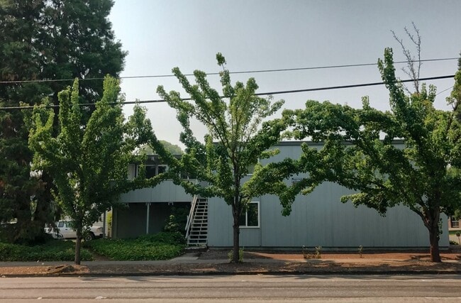 342 NW 18th St