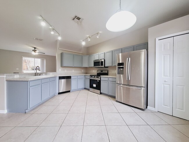 1181 Dekleva Dr in Apopka, FL - Building Photo - Building Photo