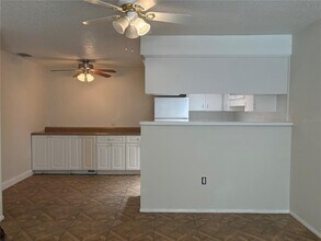6177 Chesham Dr in New Port Richey, FL - Building Photo - Building Photo