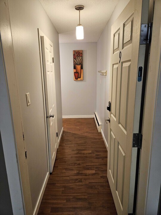 2121 Rae St in Regina, SK - Building Photo