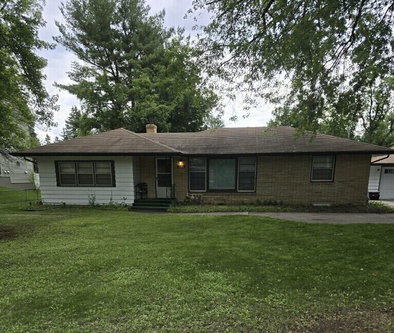 2682 Hamline Ave N in Roseville, MN - Building Photo