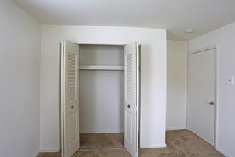 Brandywine Manor in Aston, PA - Foto de edificio - Interior Photo