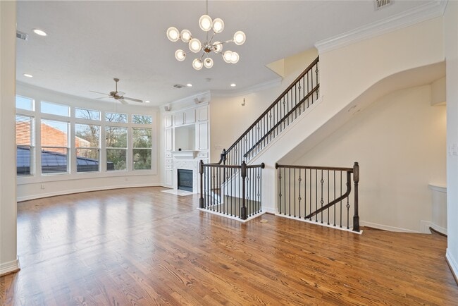 property at 1515 Hyde Park Blvd