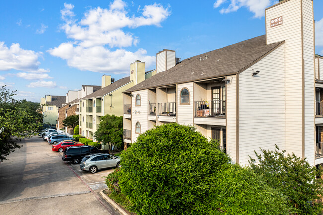 The Danbury Condominiums in Dallas, TX - Building Photo - Building Photo