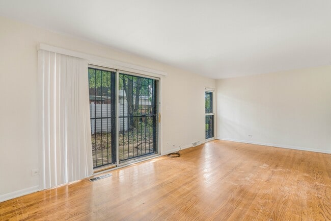 property at 11526 S Racine Ave