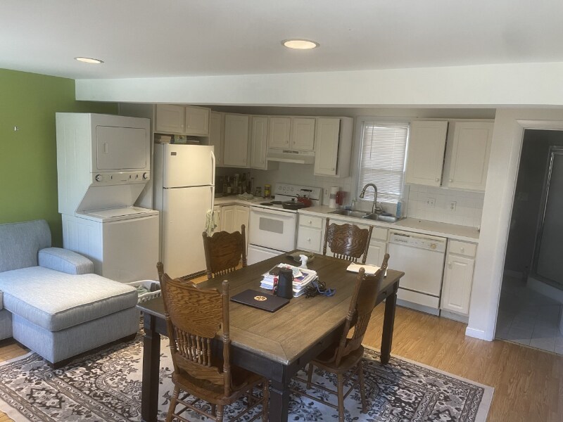3 Pearl St-Unit -c in Groton, CT - Building Photo