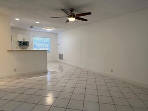 220 NE 18th Ave, Unit 2 in Pompano Beach, FL - Building Photo - Building Photo