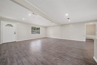 110 W Pine St in Daisetta, TX - Building Photo - Building Photo