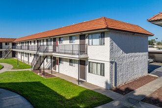Villa Granada Apartments in Chula Vista, CA - Building Photo - Building Photo