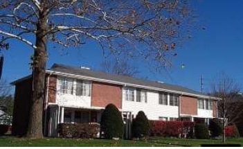 Washington Court Apartments in Columbus, IN - Building Photo