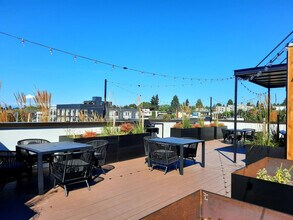 Vitality on 63rd in Seattle, WA - Foto de edificio - Building Photo