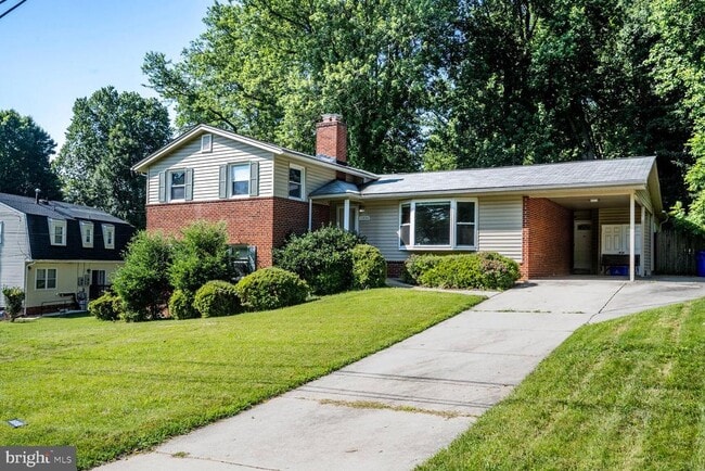 property at 11004 Oakwood St