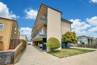 141 San Juan Ave in San Bruno, CA - Building Photo - Building Photo