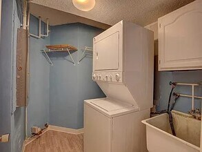 5521 E Bavarian Pass in Fridley, MN - Building Photo - Building Photo