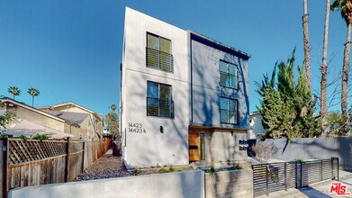 14423 Califa St-Unit -1/2 in Los Angeles, CA - Building Photo - Building Photo