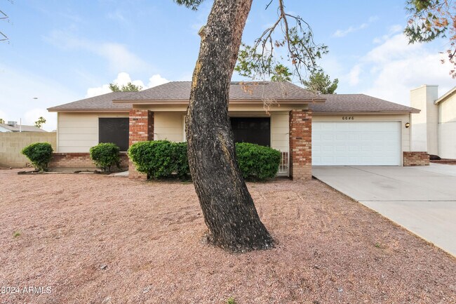 property at 6646 W Sunnyside Dr