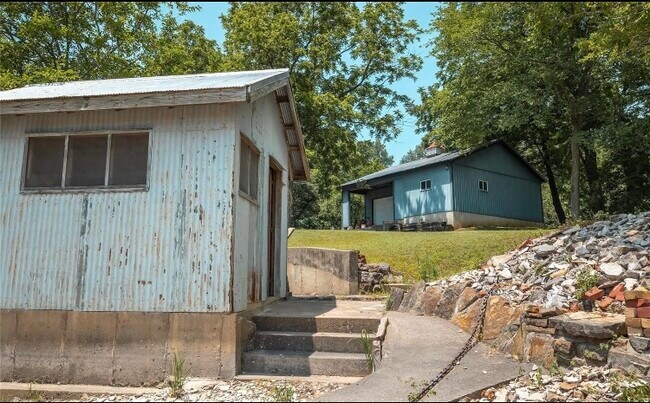 1 Golden Eagle Ferry in Golden Eagle, IL - Building Photo - Building Photo