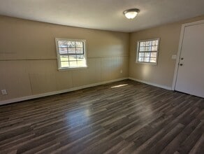 736 4th St in Bristol, TN - Foto de edificio - Building Photo