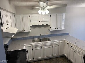 1175 Laurel Dr in North Fort Myers, FL - Building Photo - Building Photo