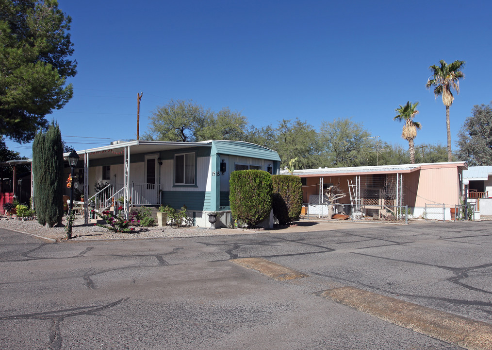 Foothills Vista Mobile Home Park in Tucson, AZ - Building Photo