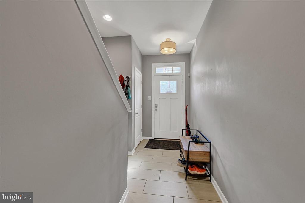 7650 Lyndon Ct in Glen Burnie, MD - Building Photo