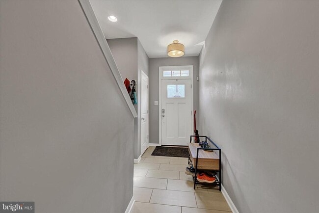 property at 7650 Lyndon Ct