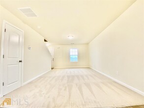 1722 Mary Ave in Griffin, GA - Foto de edificio - Building Photo
