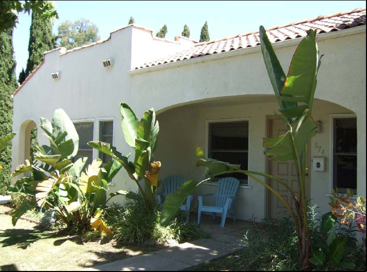 674 Las Lomas Ave in Pacific Palisades, CA - Building Photo